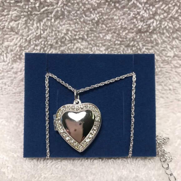 Vintage Heart Locket AVON 16" 3" Extension Silvertone NIB Rhinestones Accents - Picture 1 of 11